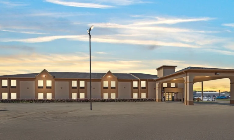 Days Inn & Suites by Wyndham Eunice, LA, Sold to A&K Hospitality