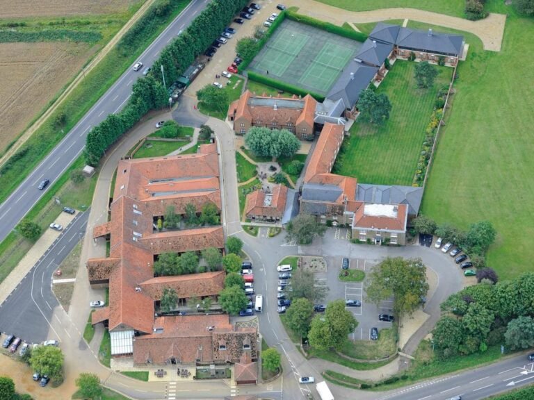 Knights Hill Hotel & Spa sold to private operator for £7.95m